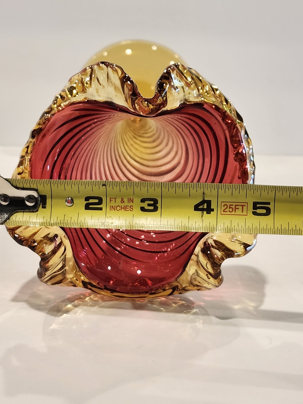 Vintage cranberry amberina trumpet vase with ruffled rim and swirl pattern - Picture 7 of 8